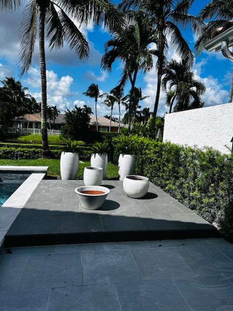 porcelain-pavers-outdoor-area